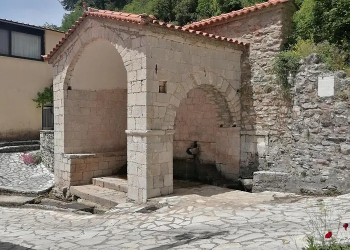 Pera Vrisi *